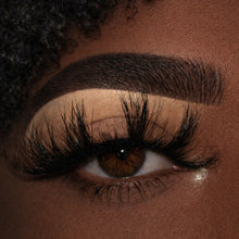 Load image into Gallery viewer, Creme Brûlée Eyelash Strips