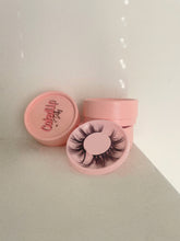 Load image into Gallery viewer, Creme Brûlée Eyelash Strips