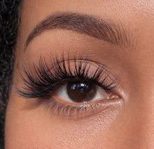 Load image into Gallery viewer, Cannoli Eyelash Strips
